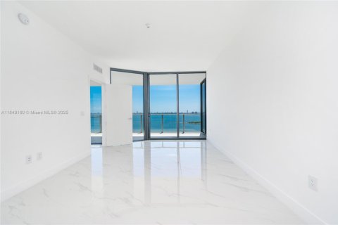 Condo in Miami, Florida, 4 bedrooms  № 1857178 - photo 29