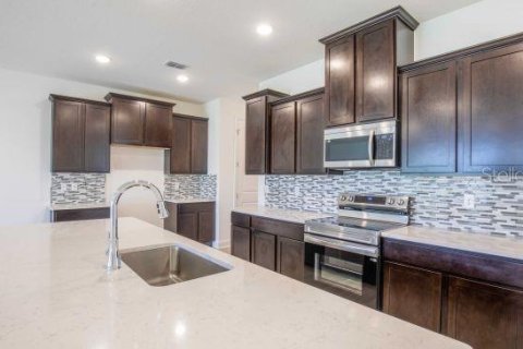 House in Green Cove Springs, Florida 4 bedrooms, 226.12 sq.m. № 1788062 - photo 4