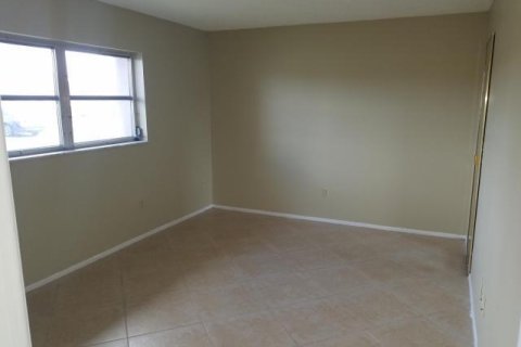 Copropriété à louer à West Palm Beach, Floride: 2 chambres, 70.51 m2 № 2400745 - photo 4