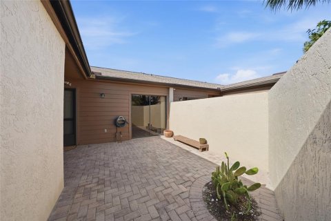 Condo in Sarasota, Florida, 2 bedrooms  № 2149881 - photo 6