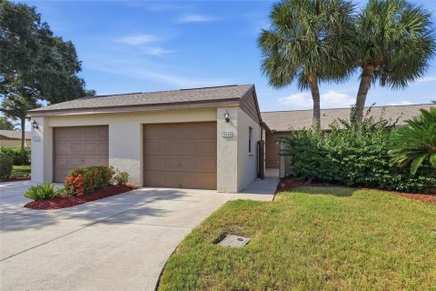 Condo in Sarasota, Florida, 2 bedrooms № 2149881