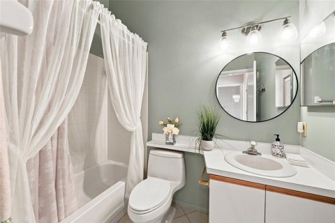 Condo in Sarasota, Florida, 2 bedrooms  № 2149881 - photo 26