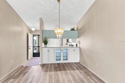 Condo in Sarasota, Florida, 2 bedrooms  № 2149881 - photo 15