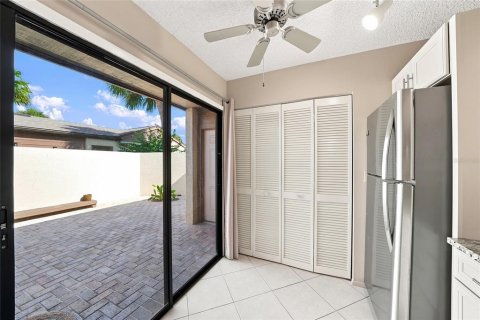 Condo in Sarasota, Florida, 2 bedrooms  № 2149881 - photo 12