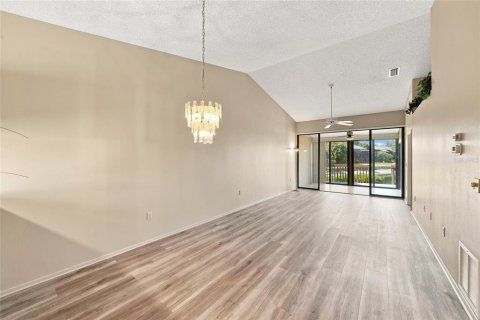 Condo in Sarasota, Florida, 2 bedrooms  № 2149881 - photo 17