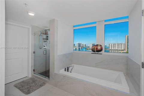 Condominio en venta en Sunny Isles Beach, Florida, 3 dormitorios, 156.73 m2 № 2032972 - foto 27