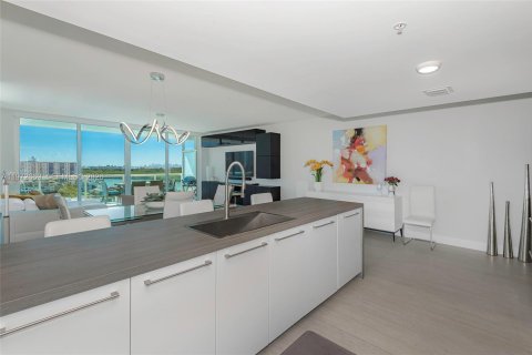 Condominio en venta en Sunny Isles Beach, Florida, 3 dormitorios, 156.73 m2 № 2032972 - foto 13