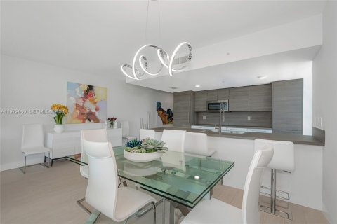 Condominio en venta en Sunny Isles Beach, Florida, 3 dormitorios, 156.73 m2 № 2032972 - foto 9