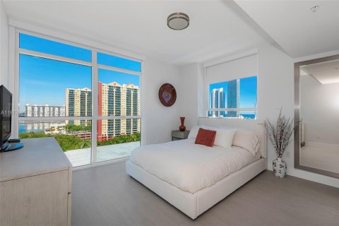 Condominio en venta en Sunny Isles Beach, Florida, 3 dormitorios, 156.73 m2 № 2032972 - foto 28