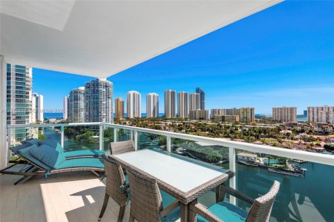 Condominio en venta en Sunny Isles Beach, Florida, 3 dormitorios, 156.73 m2 № 2032972 - foto 14