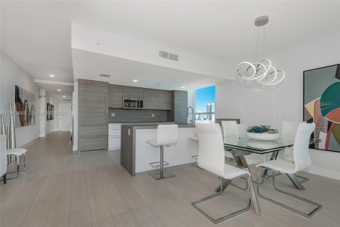Condominio en venta en Sunny Isles Beach, Florida, 3 dormitorios, 156.73 m2 № 2032972 - foto 8