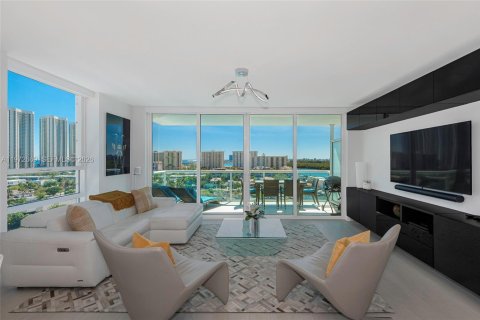 Condominio en venta en Sunny Isles Beach, Florida, 3 dormitorios, 156.73 m2 № 2032972 - foto 3