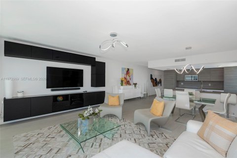 Condominio en venta en Sunny Isles Beach, Florida, 3 dormitorios, 156.73 m2 № 2032972 - foto 7