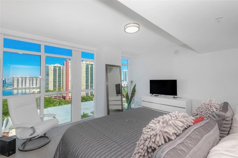 Condominio en venta en Sunny Isles Beach, Florida, 3 dormitorios, 156.73 m2 № 2032972 - foto 23