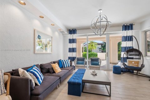 Condo in Miami Beach, Florida, 3 bedrooms  № 2082152