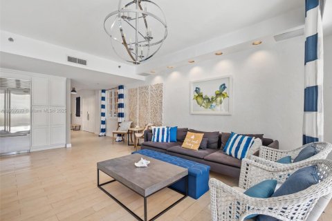 Condo in Miami Beach, Florida, 3 bedrooms  № 2082152 - photo 4