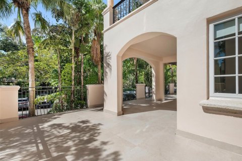Condo in Miami Beach, Florida, 3 bedrooms  № 2082152 - photo 11