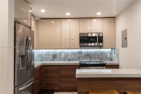 Copropriété à vendre à Miami Beach, Floride: 2 chambres, 89.19 m2 № 1836528 - photo 3