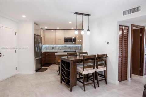 Copropriété à vendre à Miami Beach, Floride: 2 chambres, 89.19 m2 № 1836528 - photo 1