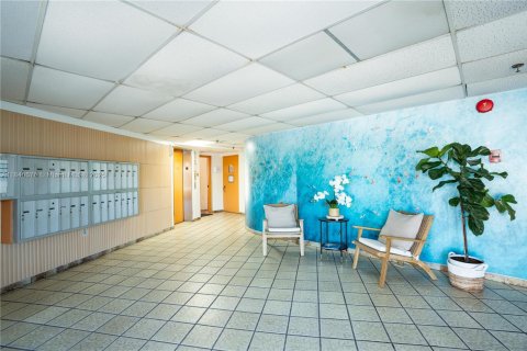 Copropriété à vendre à Miami Beach, Floride: 2 chambres, 89.19 m2 № 1836528 - photo 27