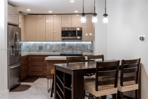 Copropriété à vendre à Miami Beach, Floride: 2 chambres, 89.19 m2 № 1836528 - photo 4