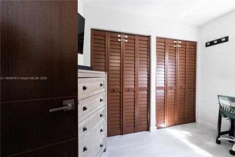 Copropriété à vendre à Miami Beach, Floride: 2 chambres, 89.19 m2 № 1836528 - photo 13