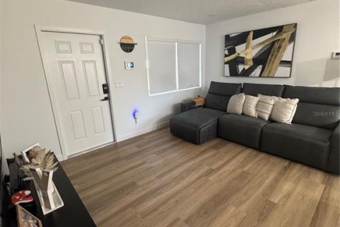 Villa ou maison à vendre à Palm Bay, Floride: 2 chambres, 82.5 m2 № 1670940 - photo 6