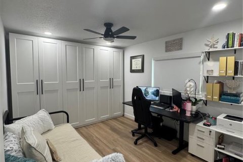 Villa ou maison à vendre à Palm Bay, Floride: 2 chambres, 82.5 m2 № 1670940 - photo 12