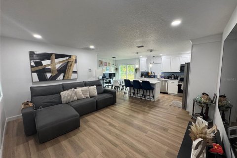 Villa ou maison à vendre à Palm Bay, Floride: 2 chambres, 82.5 m2 № 1670940 - photo 5