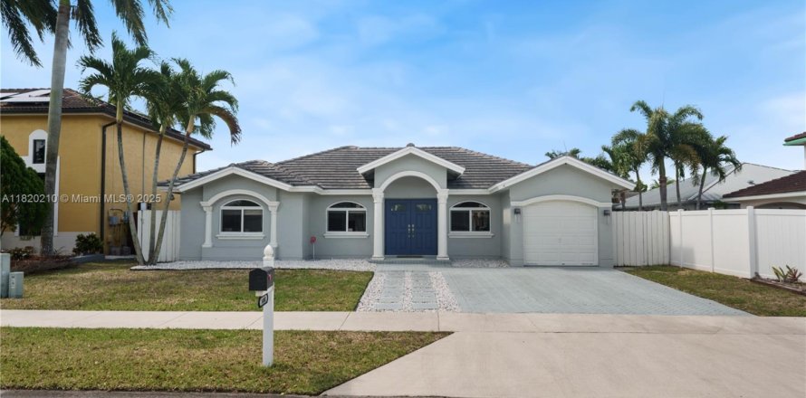 Casa en Miami, Florida 4 dormitorios, 152.45 m2 № 1779337