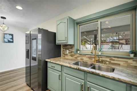Villa ou maison à vendre à Valrico, Floride: 4 chambres, 220.55 m2 № 2318755 - photo 29