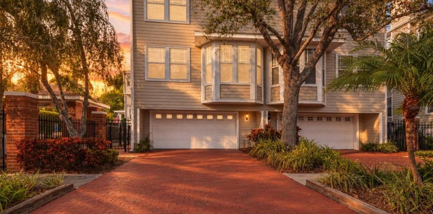 Touwnhouse à Tampa, Floride 3 chambres, 179.3 m2 № 2406929