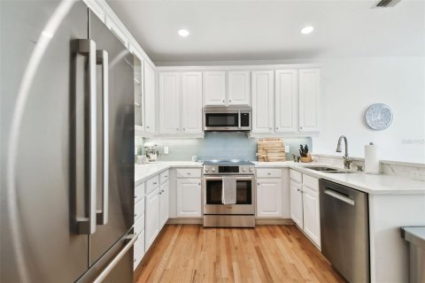 Touwnhouse à vendre à Tampa, Floride: 3 chambres, 179.3 m2 № 2406929 - photo 20