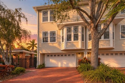 Touwnhouse à vendre à Tampa, Floride: 3 chambres, 179.3 m2 № 2406929 - photo 3