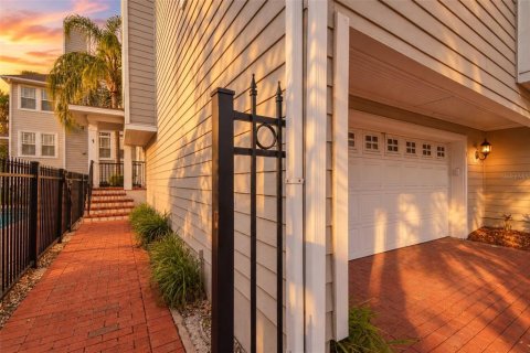 Touwnhouse à vendre à Tampa, Floride: 3 chambres, 179.3 m2 № 2406929 - photo 4