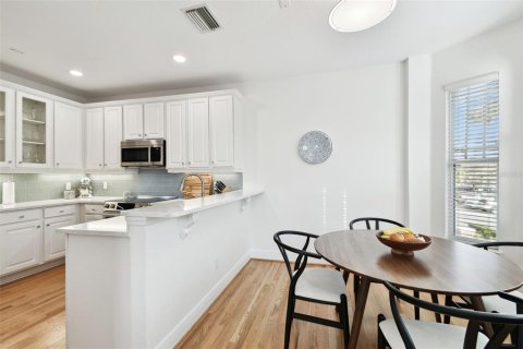 Touwnhouse à vendre à Tampa, Floride: 3 chambres, 179.3 m2 № 2406929 - photo 30