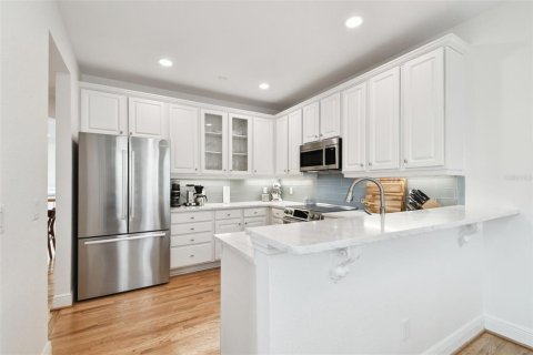 Touwnhouse à vendre à Tampa, Floride: 3 chambres, 179.3 m2 № 2406929 - photo 23