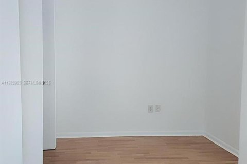 Снять в аренду кондоминиум в Майами, Флорида 2 спальни, 80.55м2, № 1991777 - фото 5