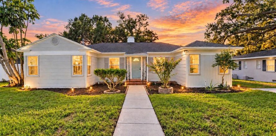 Villa ou maison à Clearwater, Floride 3 chambres, 152.82 m2 № 2360604