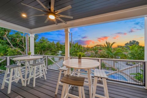 Commercial property in Sarasota, Florida 5 bedrooms, 260.22 sq.m. № 2233179 - photo 8