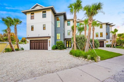 Immobilier commercial à Sarasota, Floride 5 chambres, 260.22 m2 № 2233179