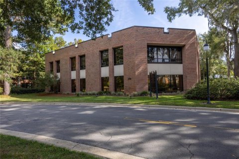 Immobilier commercial à louer à Gainesville, Floride: 142.7 m2 № 2113099 - photo 8