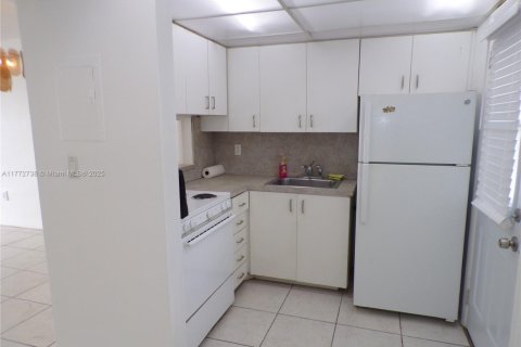 Condominio en venta en Aventura, Florida, 1 dormitorio, 71.35 m2 № 1692222 - foto 16
