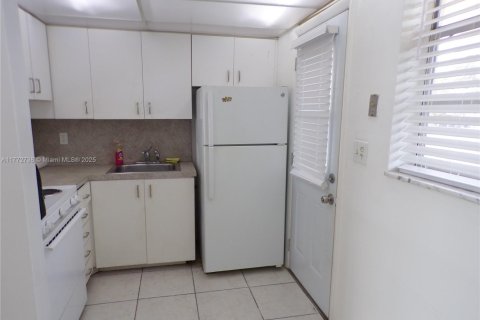 Condominio en venta en Aventura, Florida, 1 dormitorio, 71.35 m2 № 1692222 - foto 18