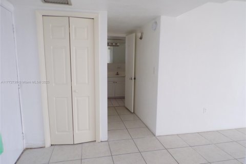 Condominio en venta en Aventura, Florida, 1 dormitorio, 71.35 m2 № 1692222 - foto 21