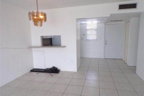 Condominio en venta en Aventura, Florida, 1 dormitorio, 71.35 m2 № 1692222 - foto 10