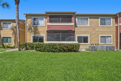 Condo in Casselberry, Florida, 2 bedrooms  № 2304417