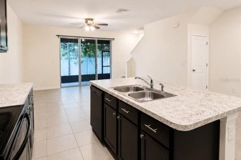 Adosado en alquiler en Brandon, Florida, 3 dormitorios, 158.58 m2 № 2167753 - foto 3