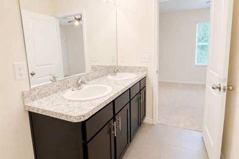 Adosado en alquiler en Brandon, Florida, 3 dormitorios, 158.58 m2 № 2167753 - foto 9
