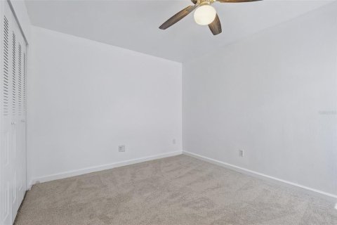 Townhouse in Gainesville, Florida 2 bedrooms, 106 sq.m. № 2402771 - photo 21